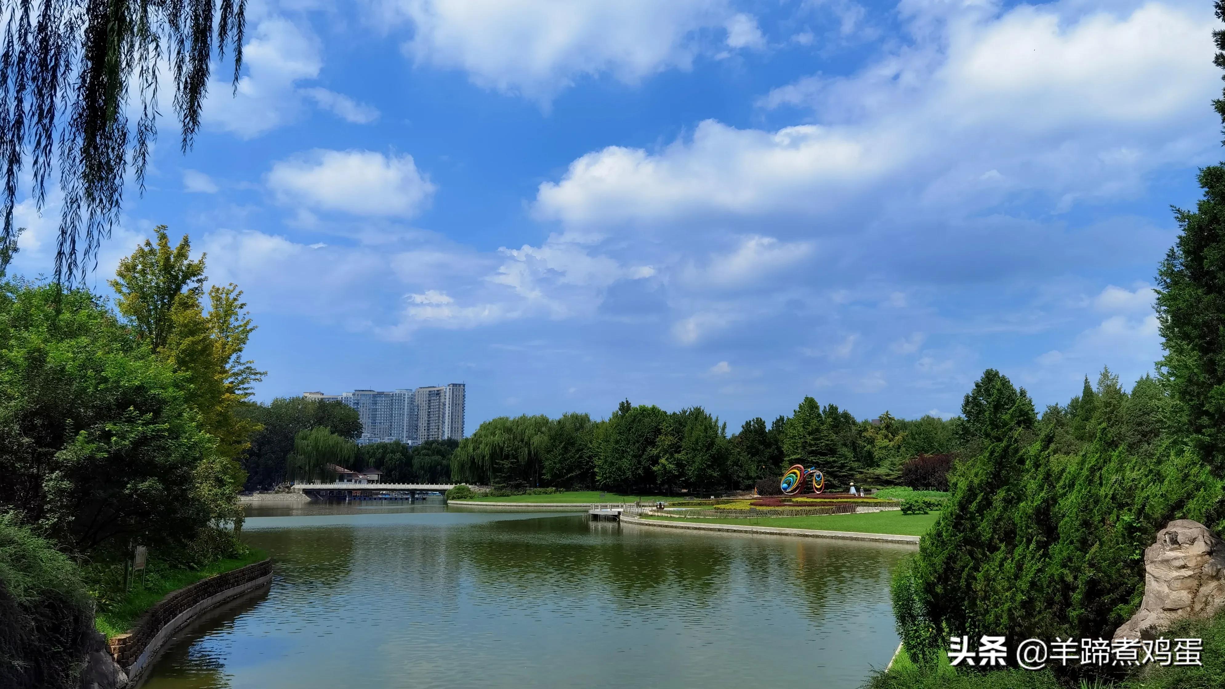 淫雨唤云行日隐耀霞红--雨后北京云空的美丽身影留下霞浓