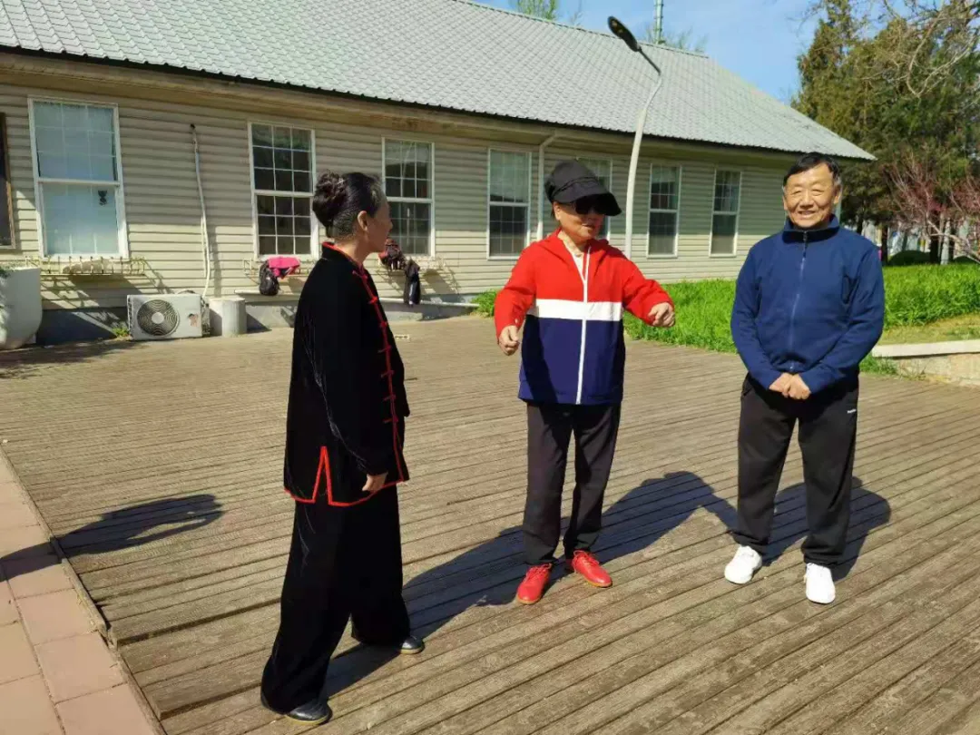 吴式45式太极拳背向演练(吴式45式太极拳动作解析)