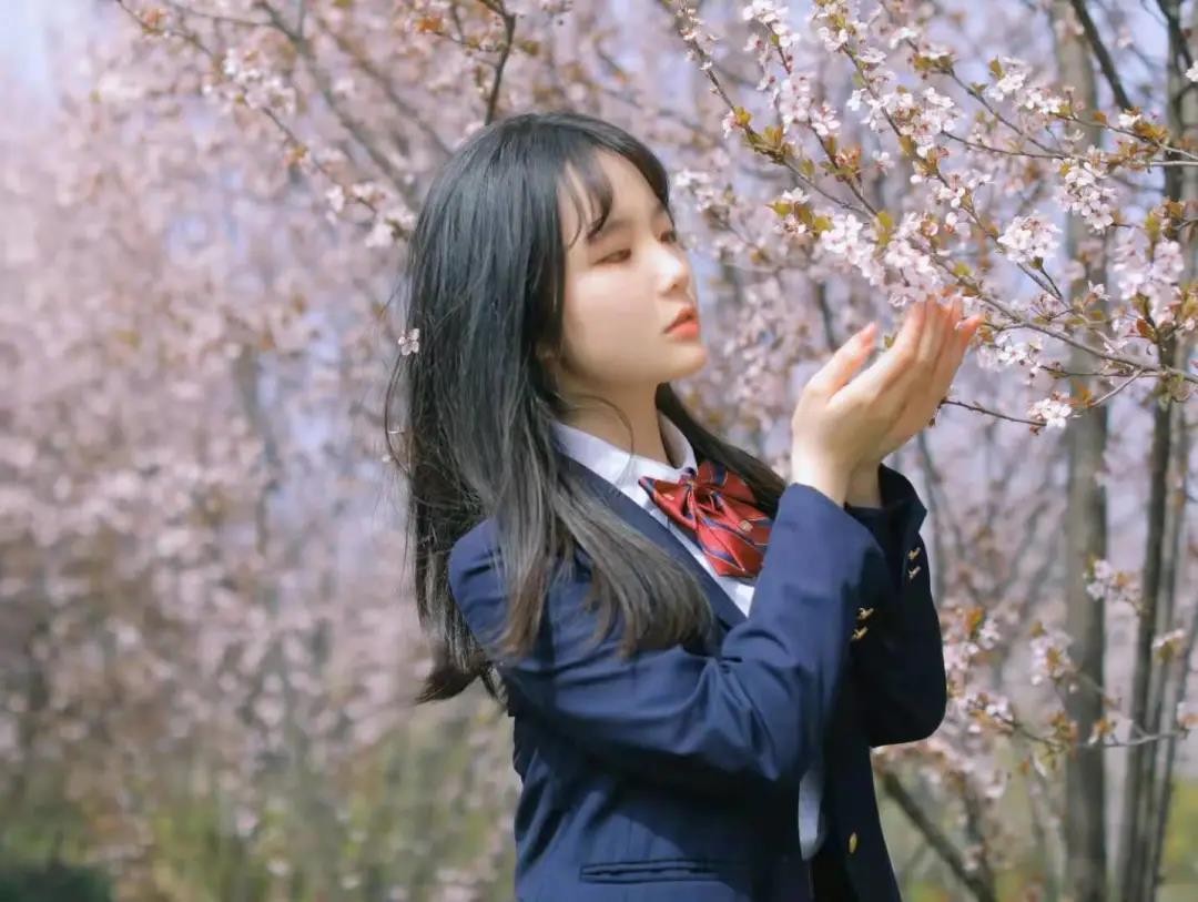 央视聚焦，中宣部“点赞”！湖北这所大学，坐落在5A级景区中