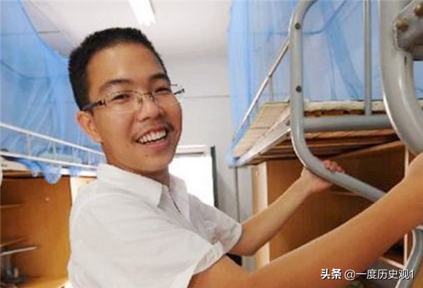 高考生写下755字作文，有30字阅卷组长不认识，为何被评满分作文