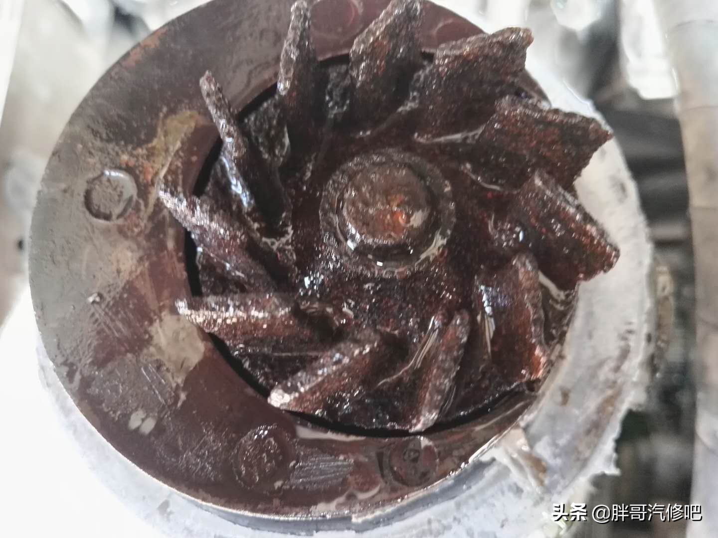 凯越车主被坑，大修完发动机跑了2万公里，气门又被顶了