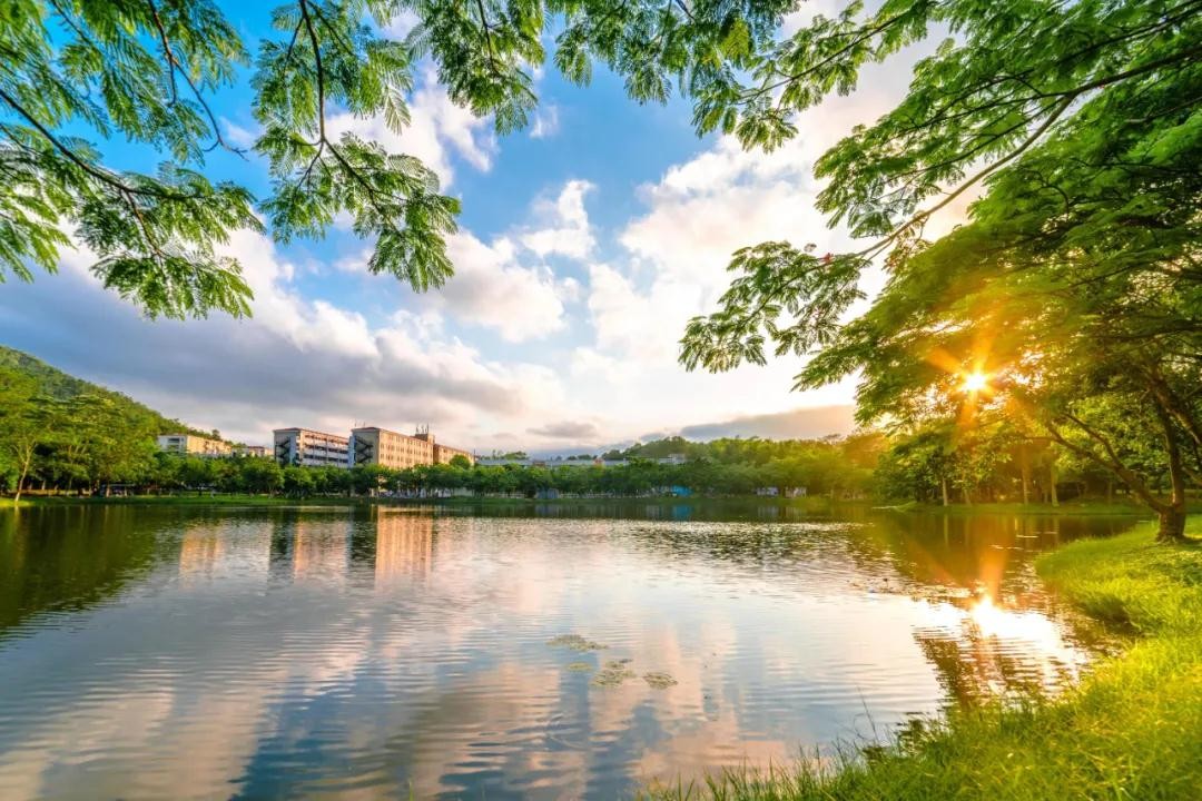 走出83位杰出政要、45位书记校长、5位影视明星，北京这所大学“红”了！