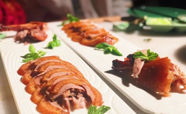 北京土著：吃烤鸭千万别去全聚德！这10家烤鸭才正宗！你吃过几家