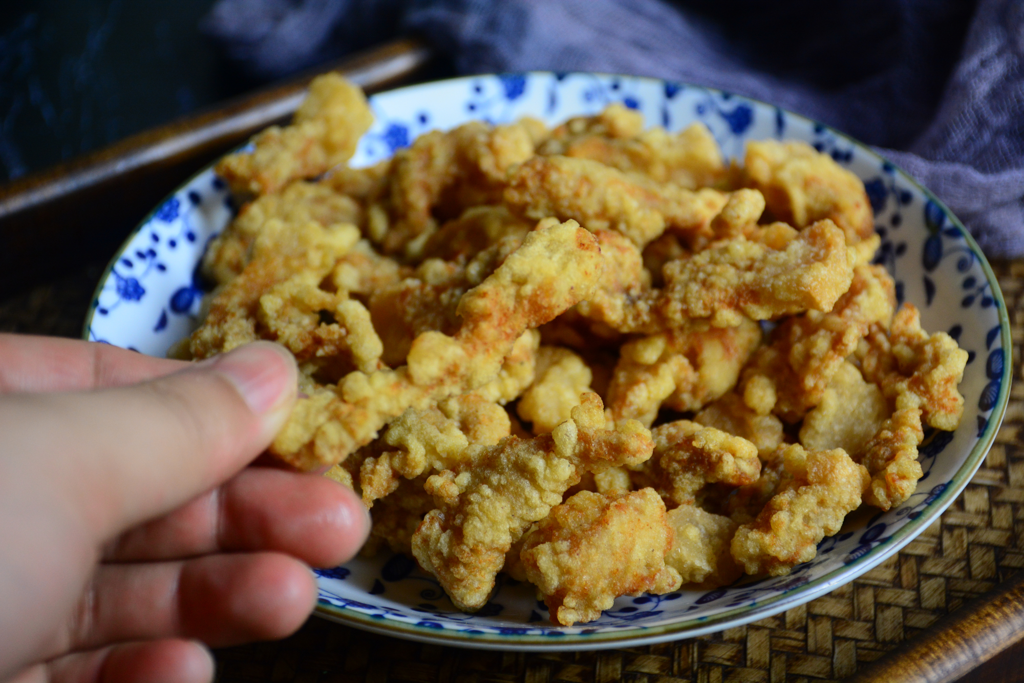 酥肉怎么做又酥又脆（教你炸酥肉地道做法又香又酥）