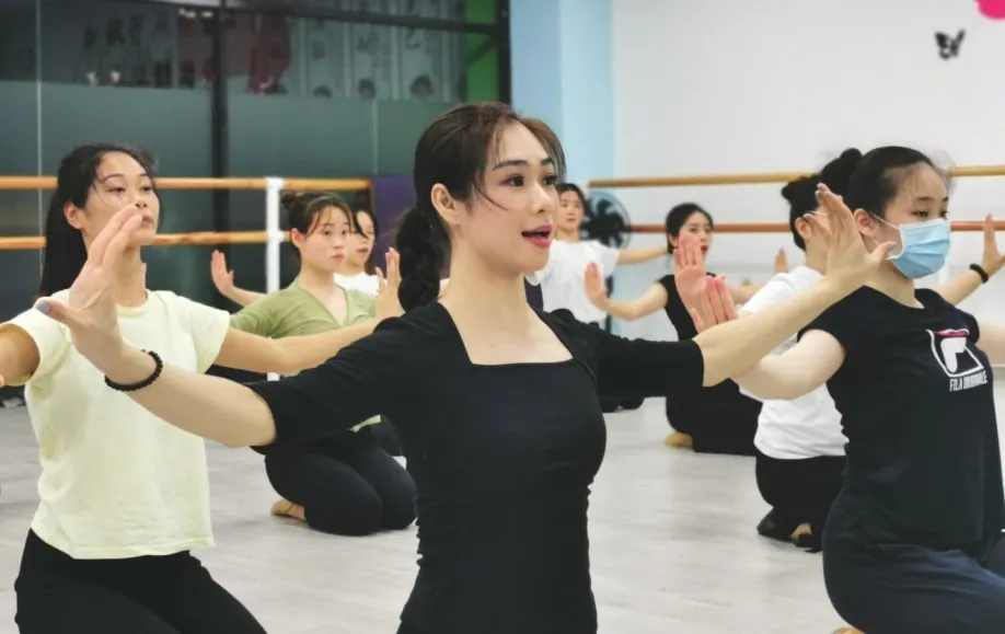 浇灌梦想·悦舞鹏城 | 十一师资培训精彩集锦