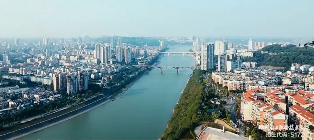 这所大学被誉为“西部化工的黄埔军校”，即将搬入1000余亩新校区