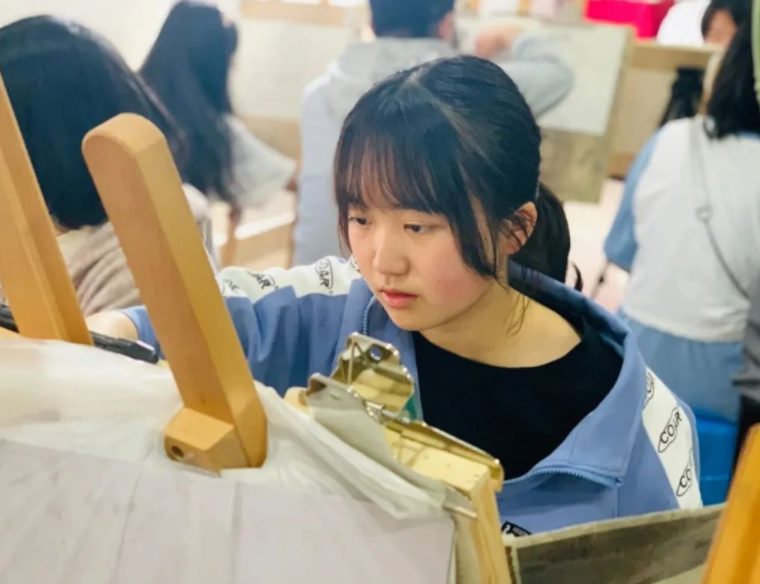 中小学生迎来“好消息”，假期托管即将展开，家长可以放心了