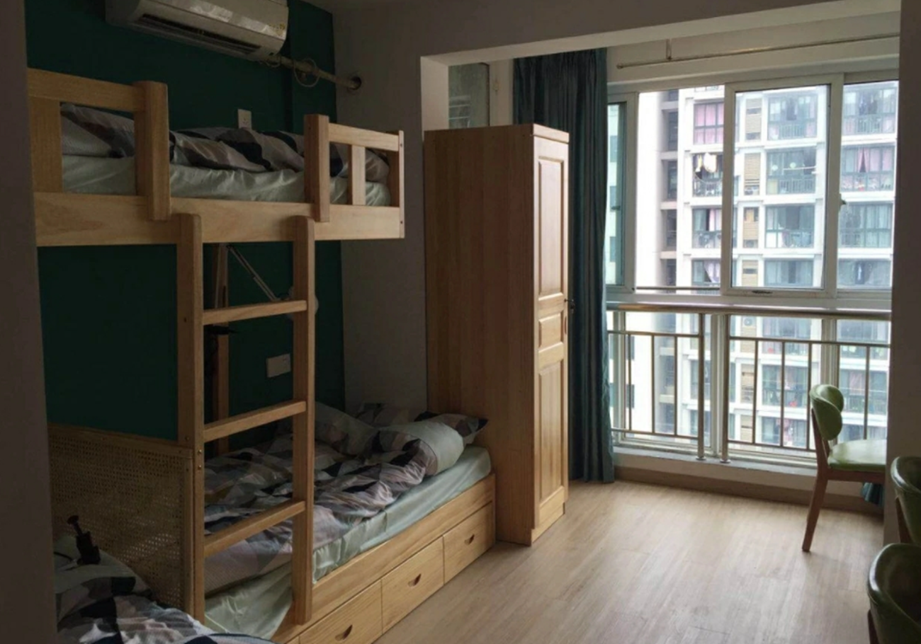 南开大学“夫妻宿舍”，一年租金2400元，网友实名表示“羡慕”