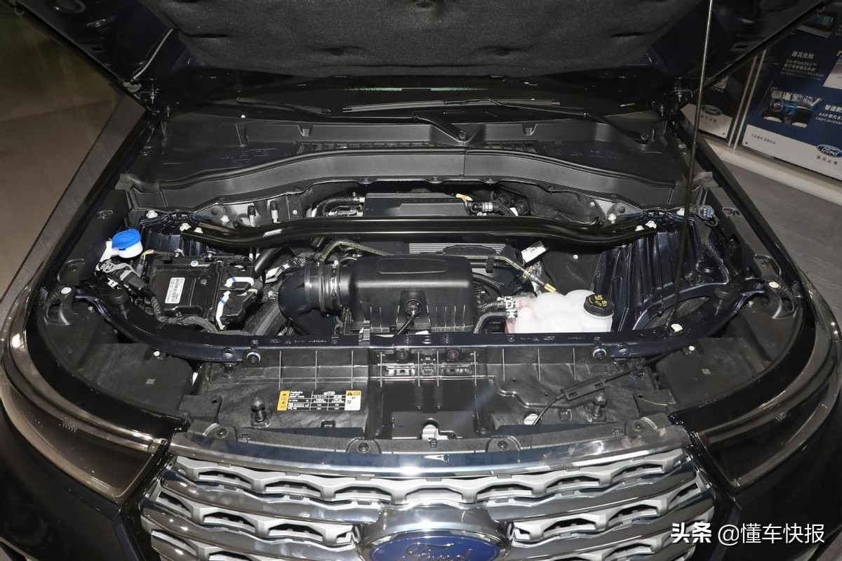 35万元级6座中大型SUV，福特探险者、凯迪拉克XT6如何选？
