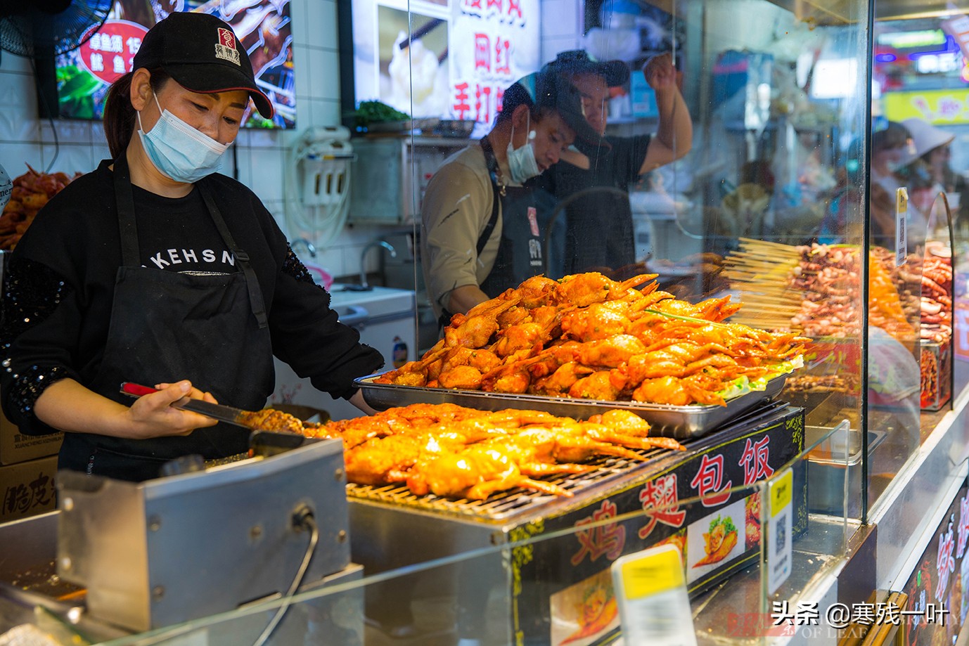 杭州最火爆的小吃街，汇聚全国各地美食，老杭州人对它有特殊感情