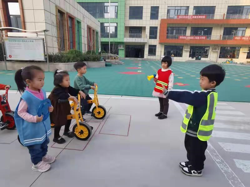邯郸丛台区第二幼儿园：交通安全我知道