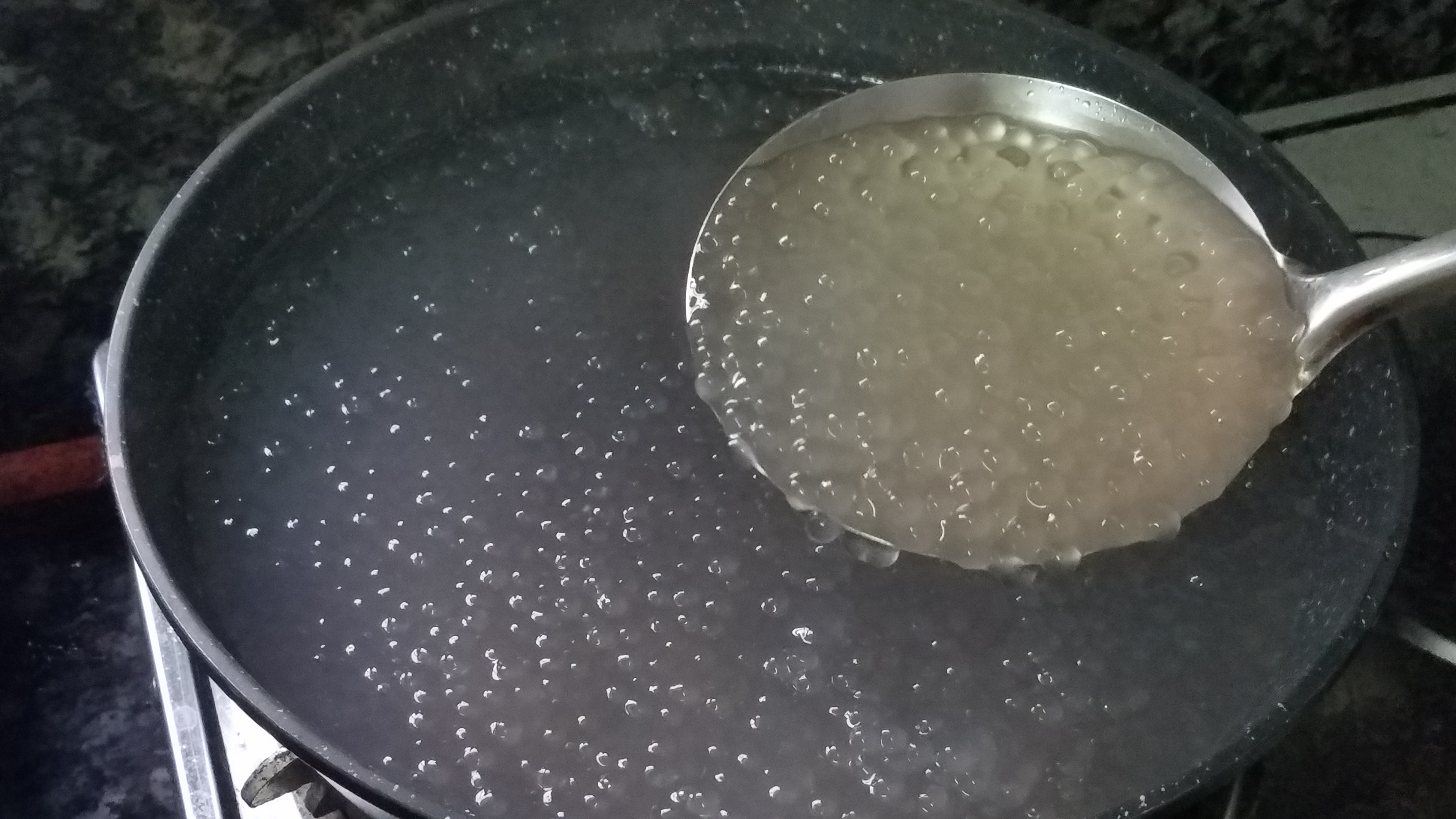 香芋西米露，广东很好喝的一道糖水，做法简单味道香，我家经常做