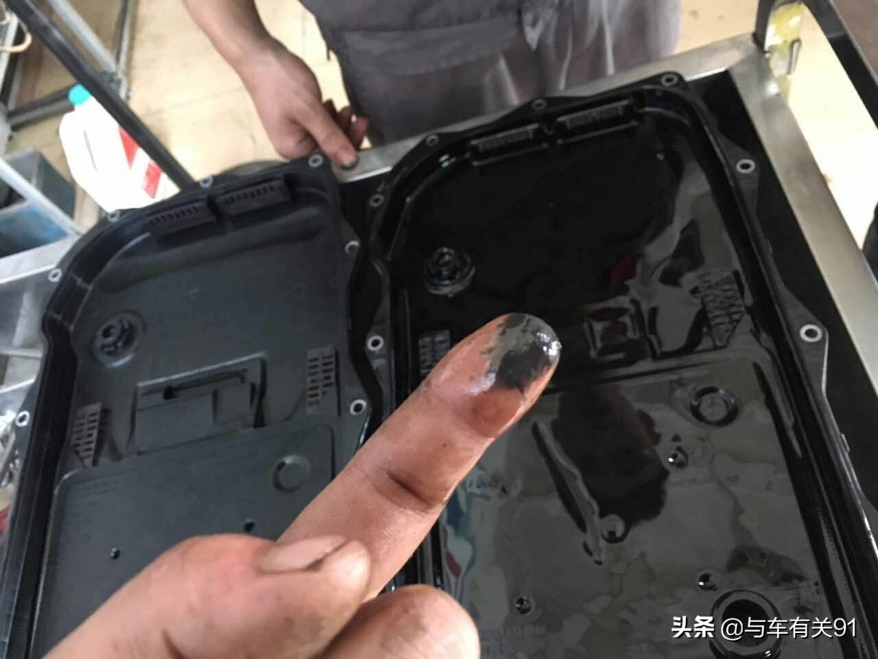 变速箱油多久换最好？重力还是循环机换？这样做省钱换得又干净