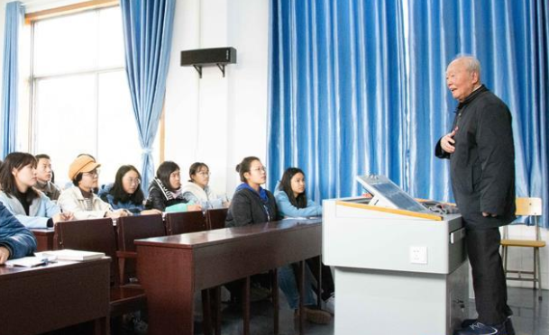 北大教授工资单引热议，真实数字让人不敢相信，网友：是谁在说谎