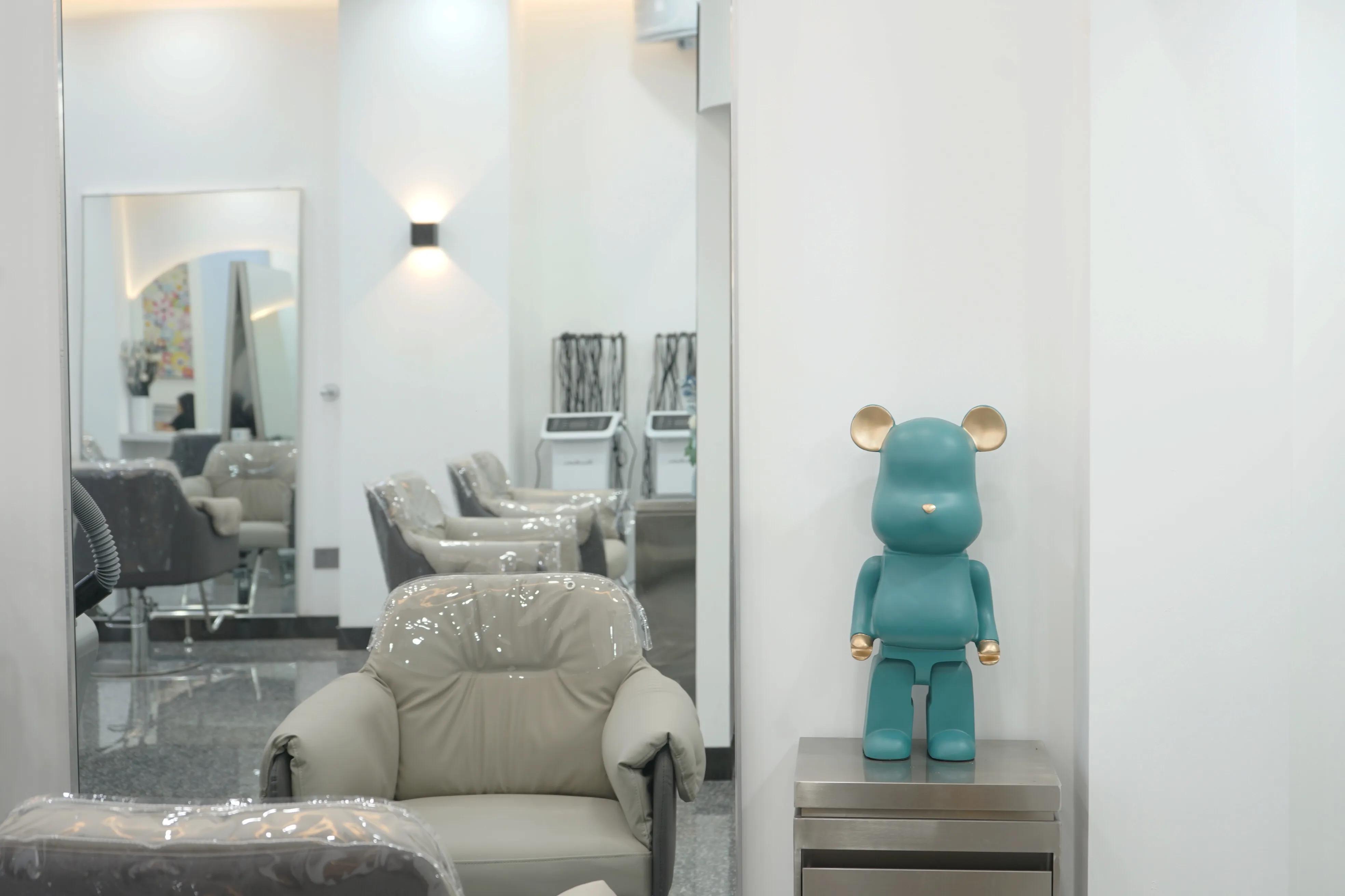 Caca hair salon | 理发店与不锈钢的艺术碰撞