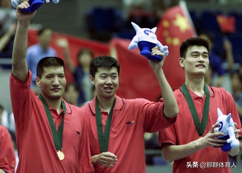 最强NBA王治郅海报(王治郅：从天才到伟大，以及那消失的1800天)