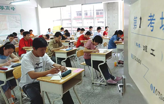 高考试卷出现“神仙字体”，字迹堪比印刷体，让阅卷老师赞叹不已