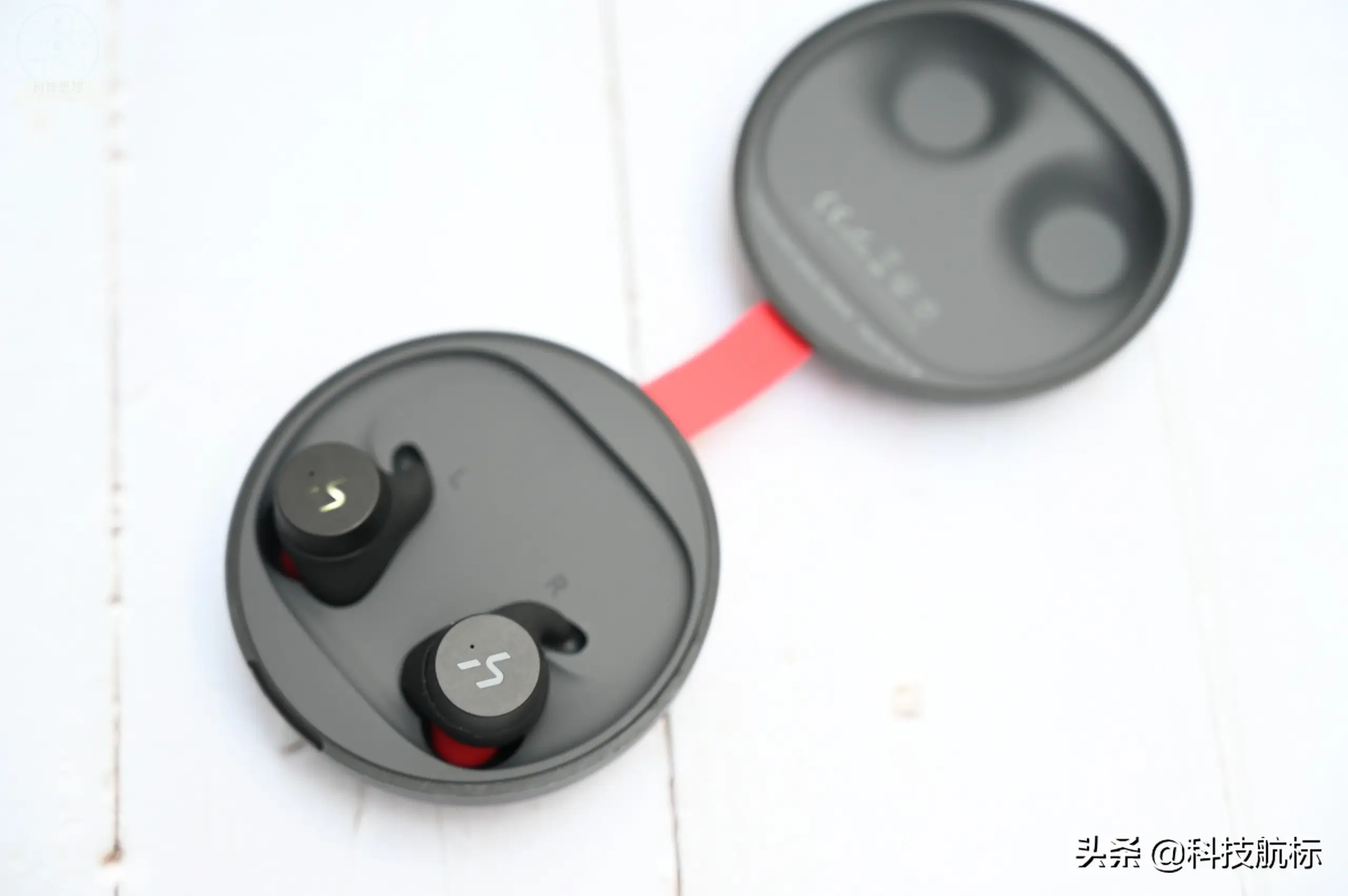 一套耳机三种戴法，畅听HAKII FIT真无线耳机，让运动更痛快