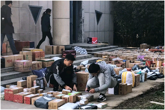 校内要乘电动车，坐拥7个“网红餐厅”，陕西这所211到底有多“大”？