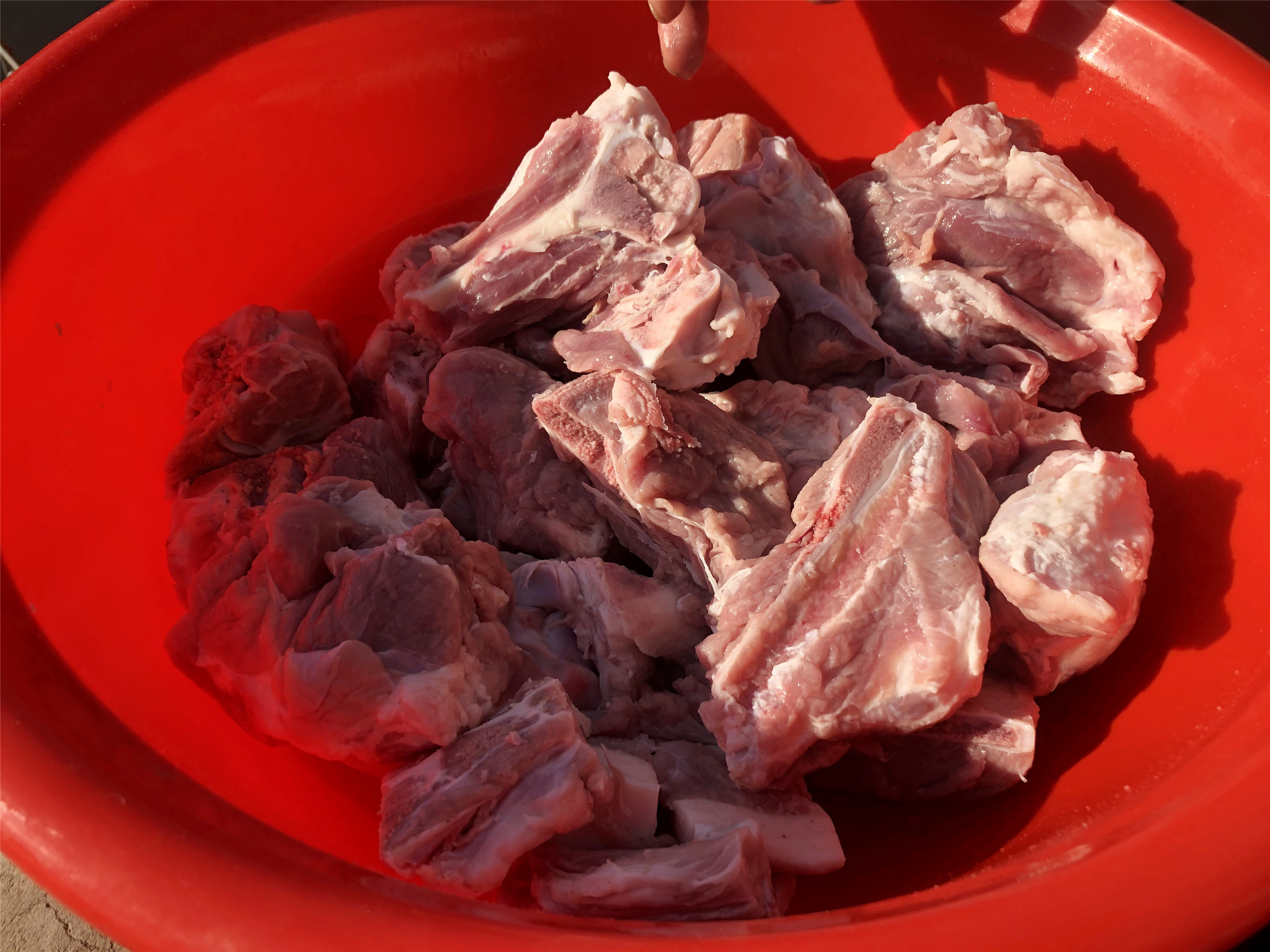 大田猪骨头的做法(大田哪一家的大骨头最好吃)