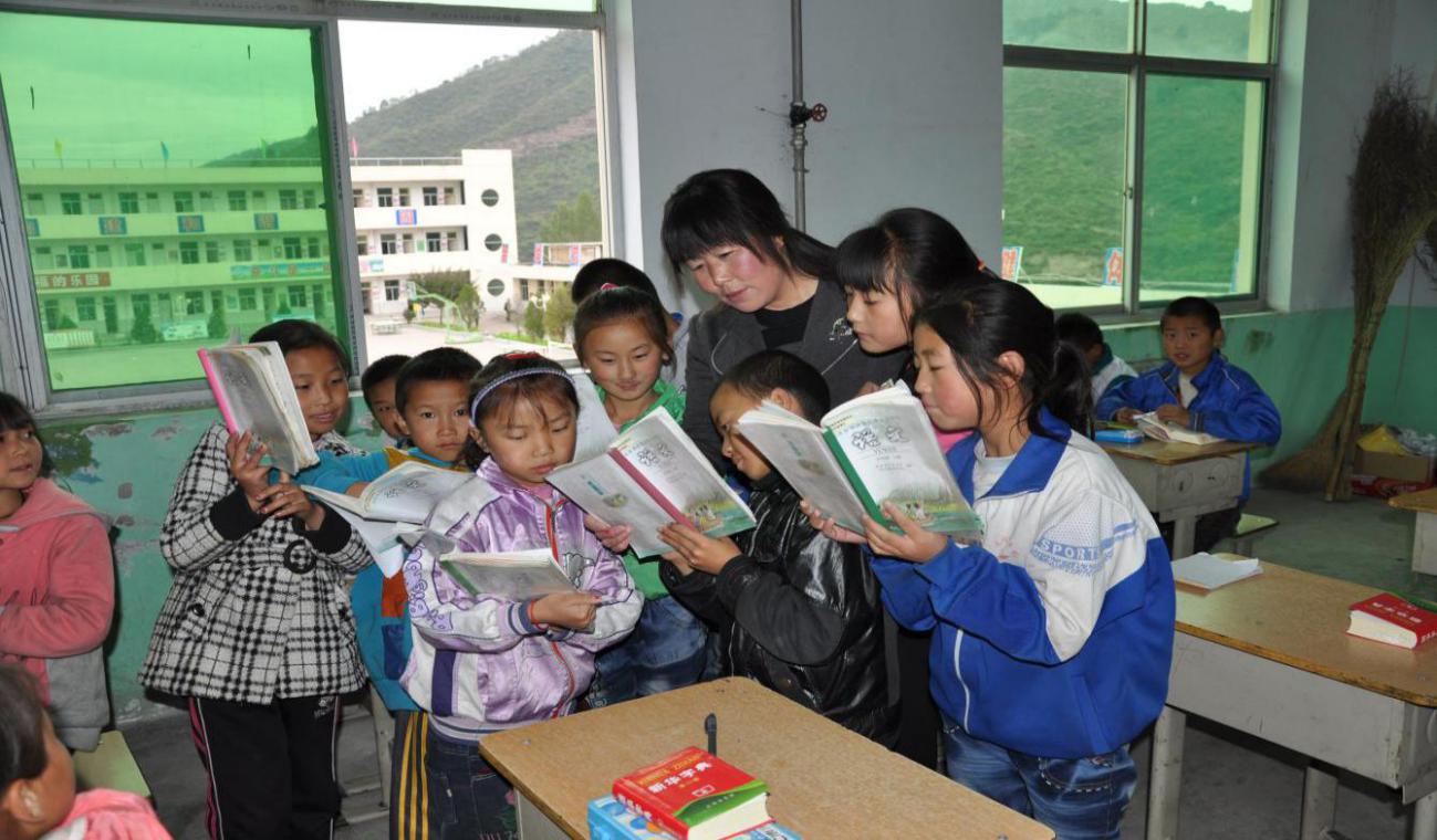 旬邑县马栏齐心九年制寄宿学校教师丁海燕：深山红烛“丁妈妈”