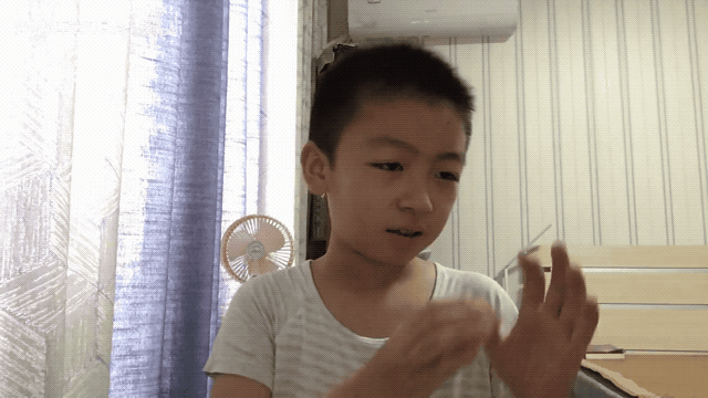 “人类满级幼崽”上课走红，网友：这不是后浪是海啸