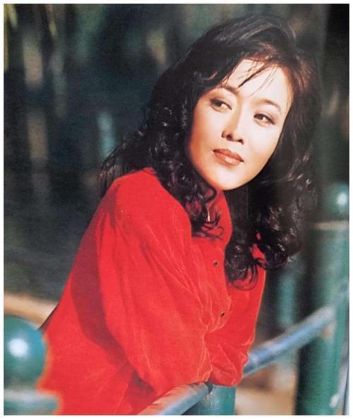 她用偷食禁果、4次堕胎，一生没男人疼爱的经历，劝诫女孩懂自爱