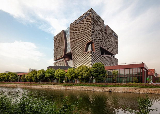 名字很野鸡，但实际很牛逼的大学，你知道几家？