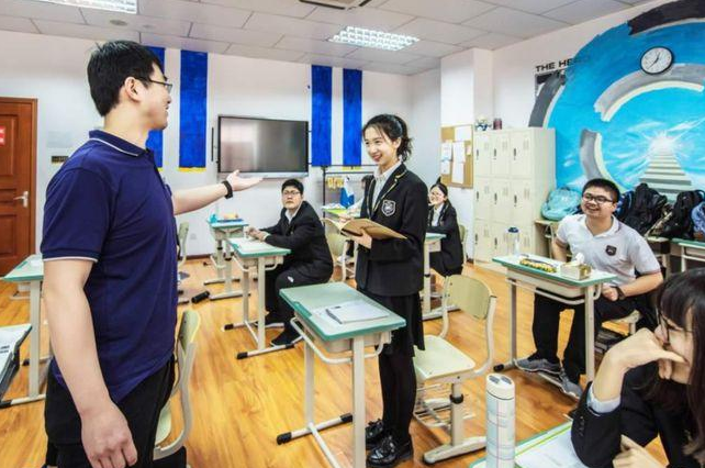 继高中不能招复读生后，私立学校也不能随便进了，学生有喜有忧