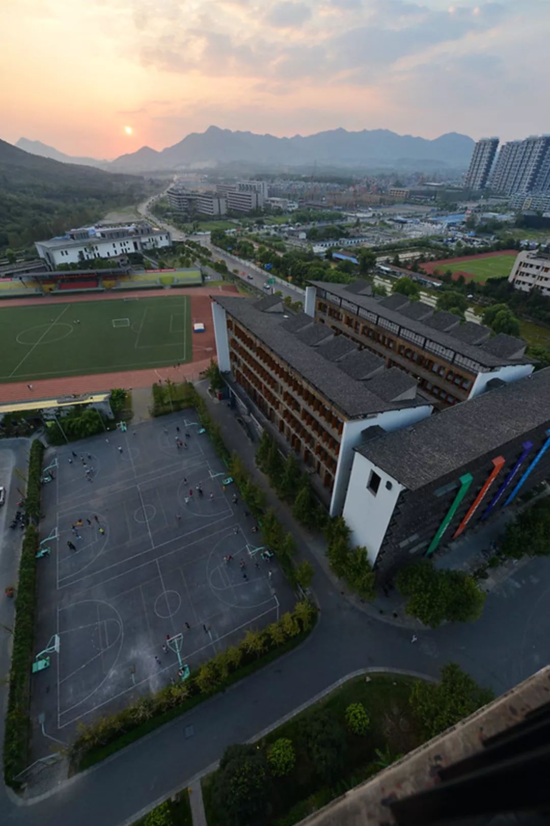 大学校园的一朵奇葩：中国美院象山校区，国内著名的网红校园