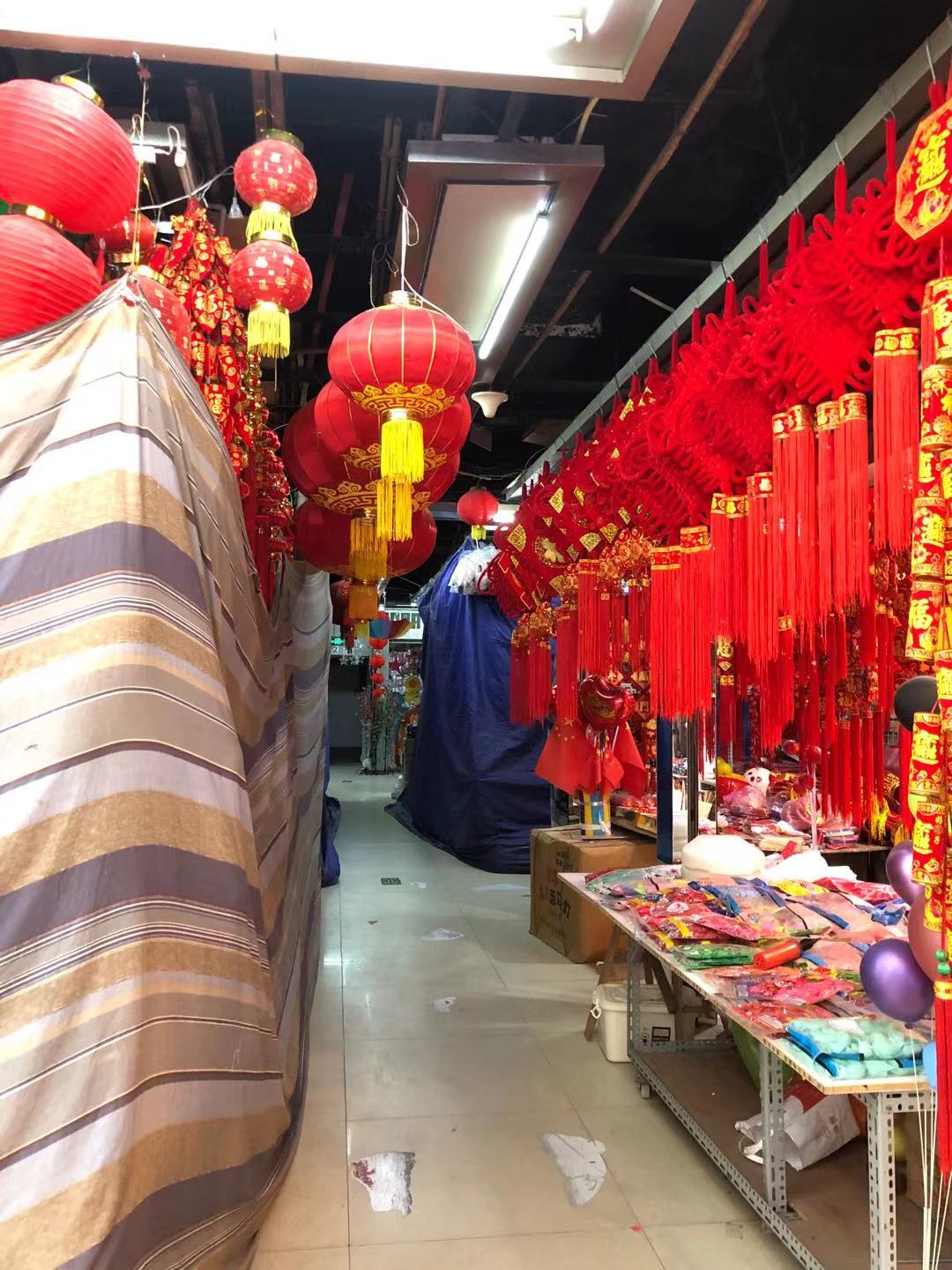 重庆女孩的天堂：来福士一街之隔，重庆超大饰品批发市场
