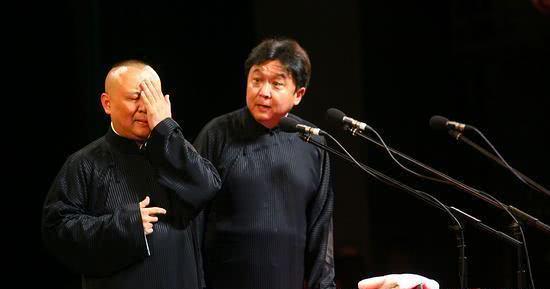 抽烟喝酒烫头，摇滚影帝相声，“京城富少”于谦瞒了观众多少？