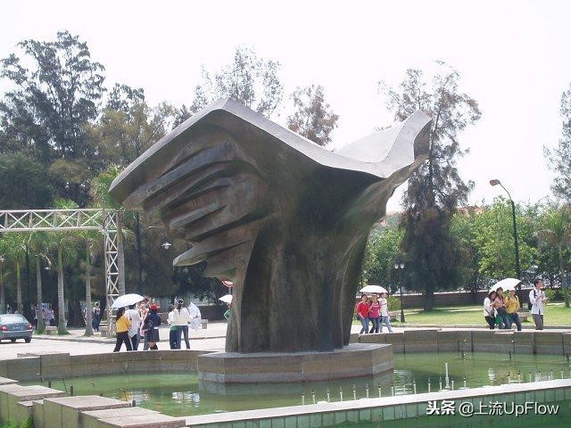 校园雕塑，当代大学生的快乐源泉！