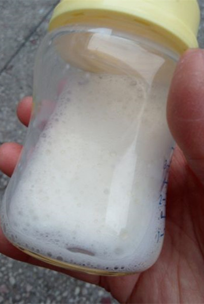 冲完的奶粉总是有泡沫奶粉冲完以后有很多泡沫