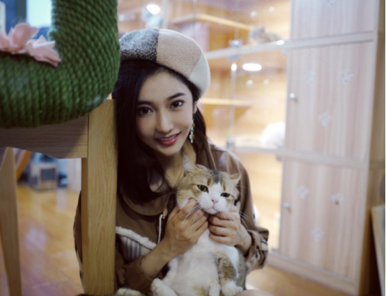 她是清华史上最美校花，高考艺考“双第一”，集美貌与才华于一身