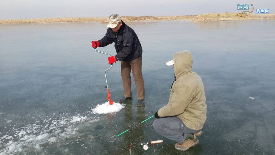 龙头的冰钓用具和常用的冰钓线组及钓法