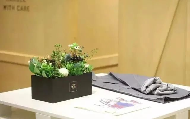 地素进军男装市场，旗下轻奢品牌RAZZLE能否再续地素女装辉煌？