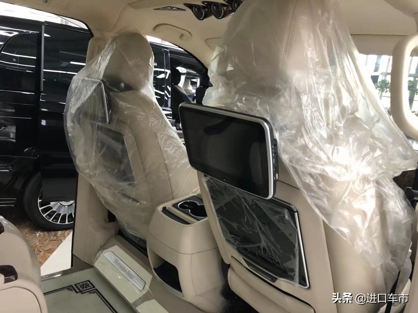 奔驰迈巴赫V250，高端商务车空间大、配置豪华、乘坐舒适