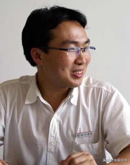 23年前，打工挣学费，带着妹妹上大学的河南男孩，如今怎样