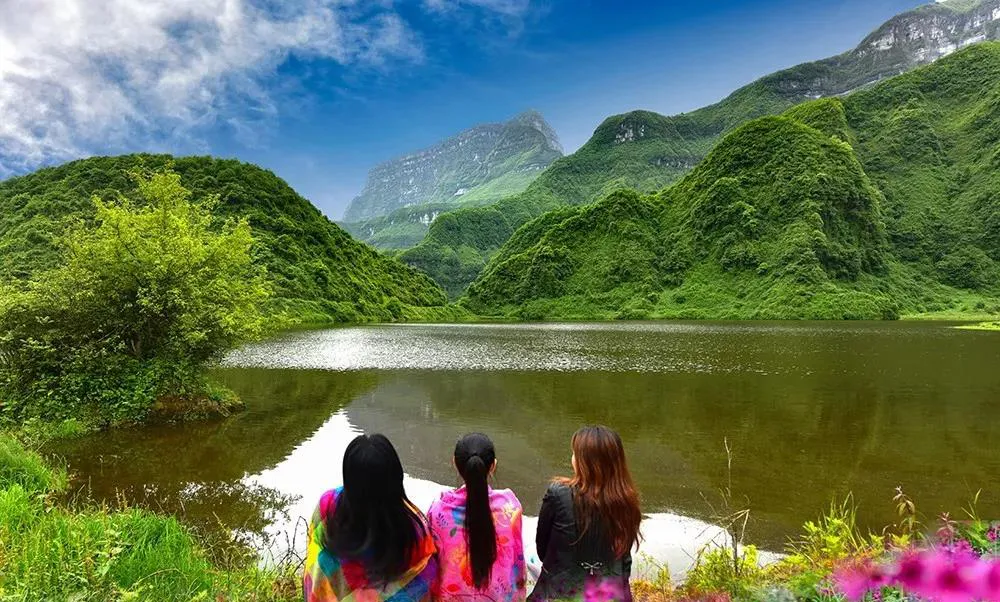 不收门票的世界级风景！赏万亩夏花、观云海日出…成都2天耍来回