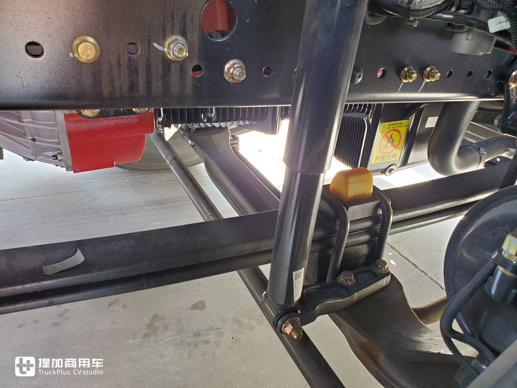 售价不到28万，欧曼GTL推出质享版牵引车，到底都有啥配置？