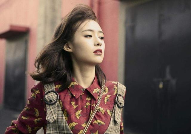 “败家儿媳月月旅游，钱多替小叔子交房贷”“笑话，我妈给的钱”