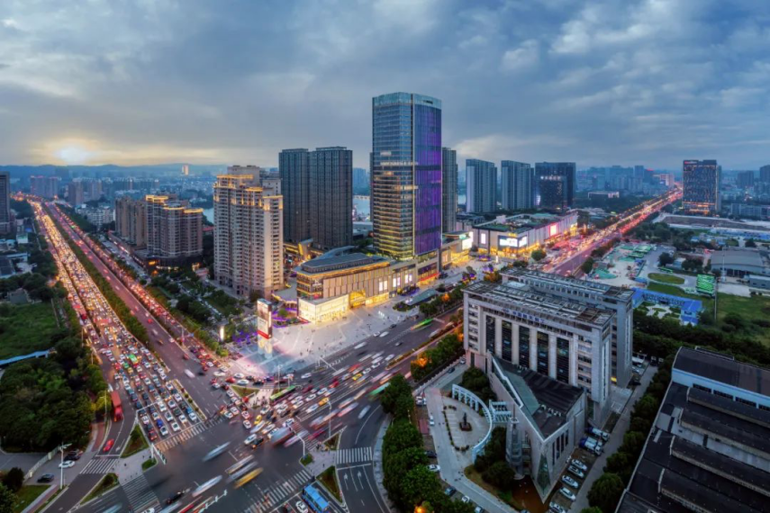 藏不住了！主城稀缺现房大平层，很快开盘