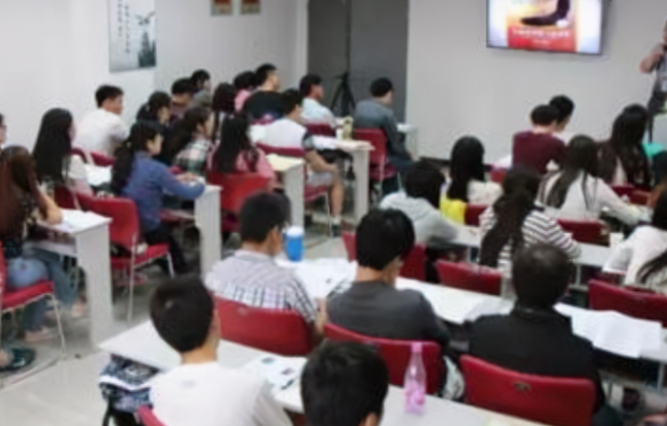 2021不同院校保研率排名出炉，北大稳居第一，南大进入前三