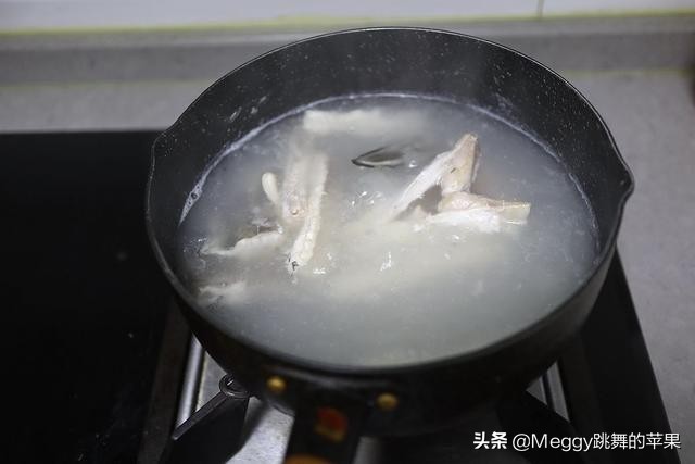 再也不吃外面的鳗鱼饭了，自己做的好吃又省钱，香嫩肥美真过瘾
