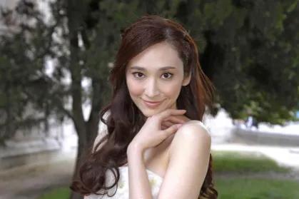 吴佩慈生四娃，七年倒贴都没“转正”，女人择偶最忌贪心懒惰
