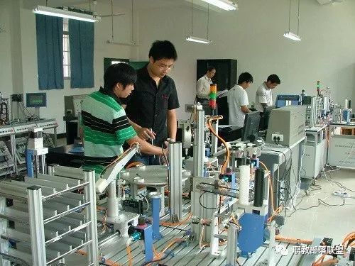 推荐三所技术师范大学，二本招生，专业能文能武（附分数线）