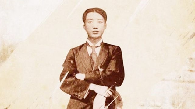 瞿秋白翻译《国际歌》，为何把最后一句，译为“英特纳雄耐尔”？