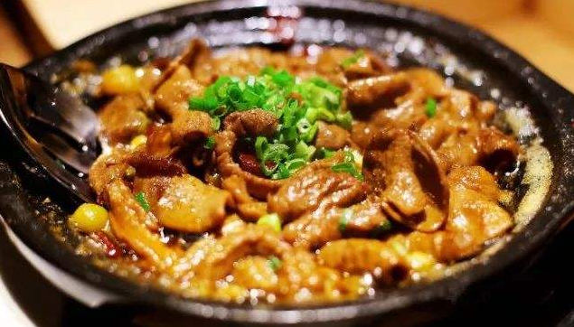 乌鲁木齐最好吃的砂锅在这里，每次都想打破“砂锅”吃到底