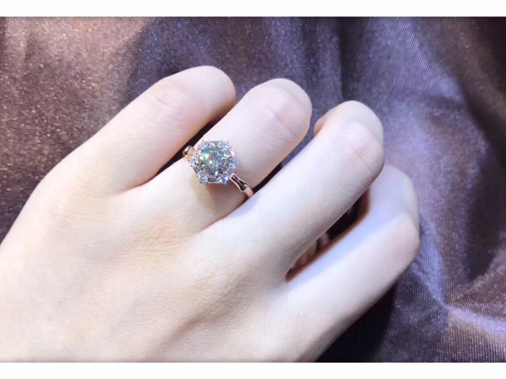 一克拉等于多少克(中国最大的钻石估值10个亿) - 青木春